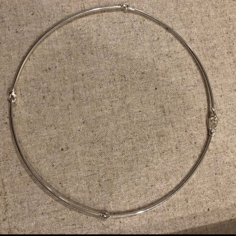 Choker necklace